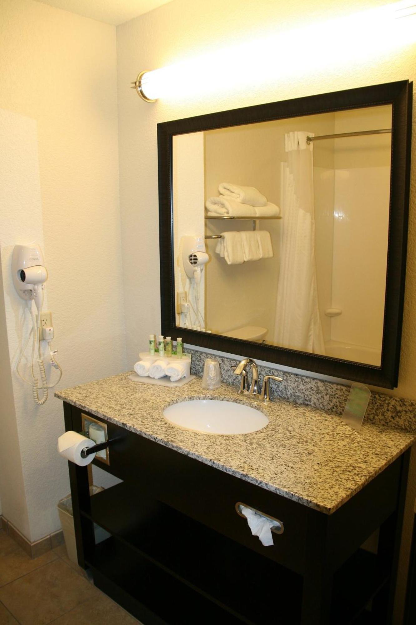 Holiday Inn Express & Suites Nevada By Ihg Dış mekan fotoğraf