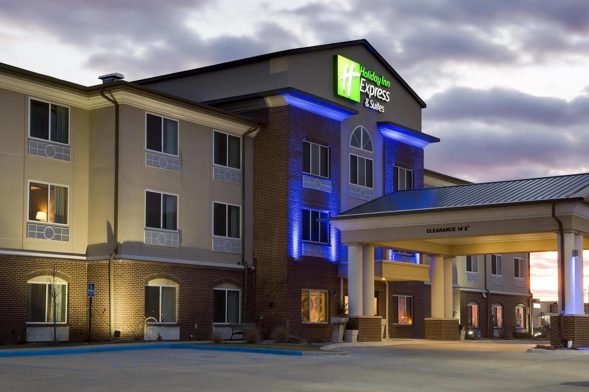 Holiday Inn Express & Suites Nevada By Ihg Dış mekan fotoğraf