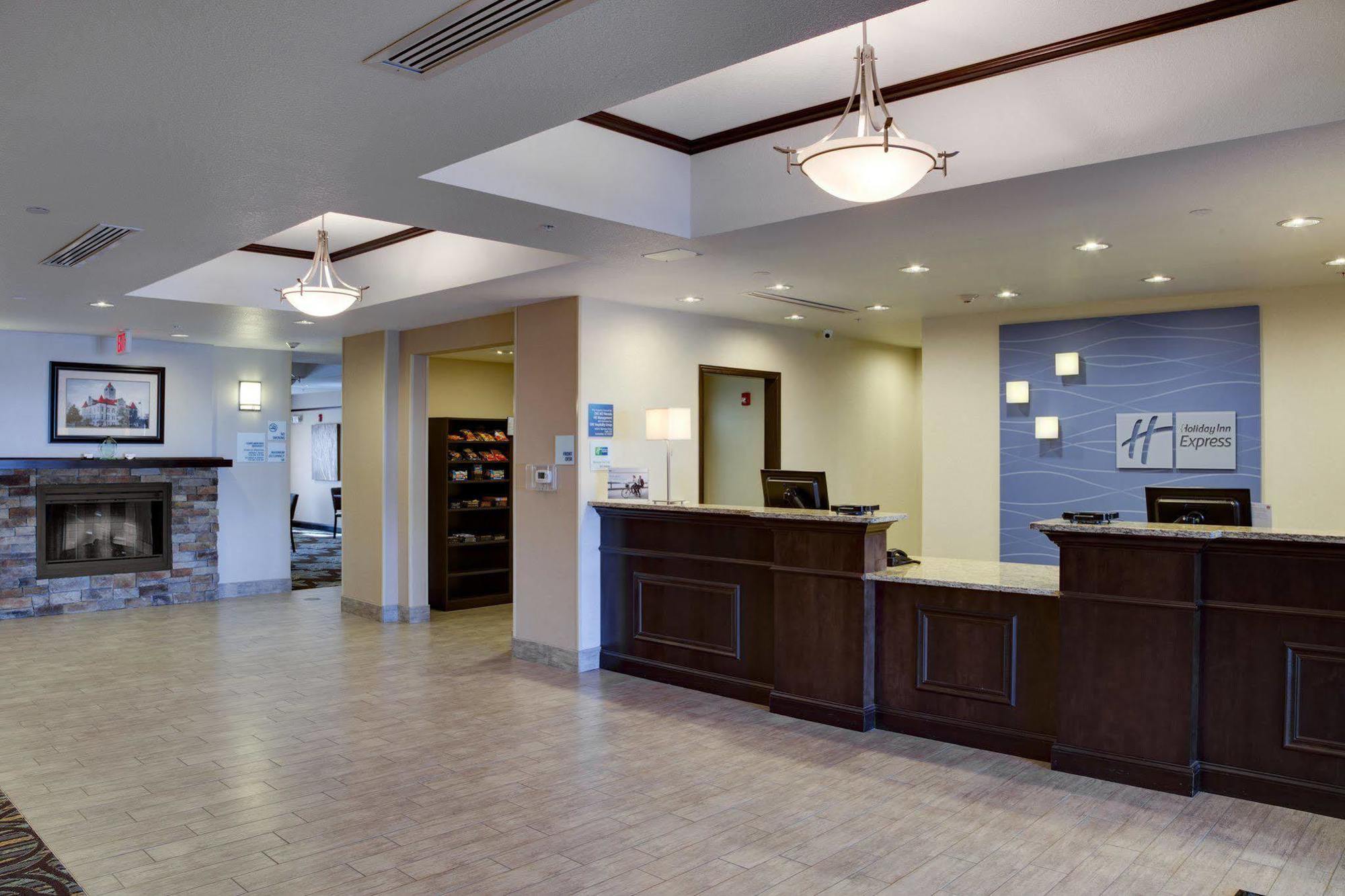 Holiday Inn Express & Suites Nevada By Ihg Dış mekan fotoğraf