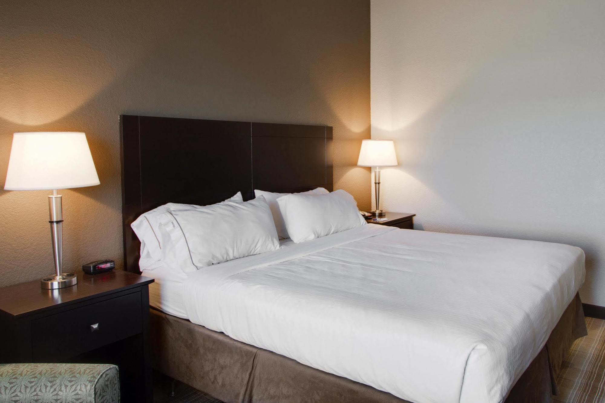 Holiday Inn Express & Suites Nevada By Ihg Dış mekan fotoğraf